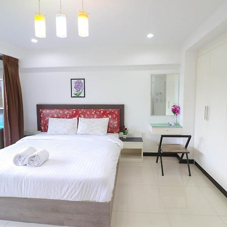 Baan Sabai Rama IV Apartment Bangkok Buitenkant foto