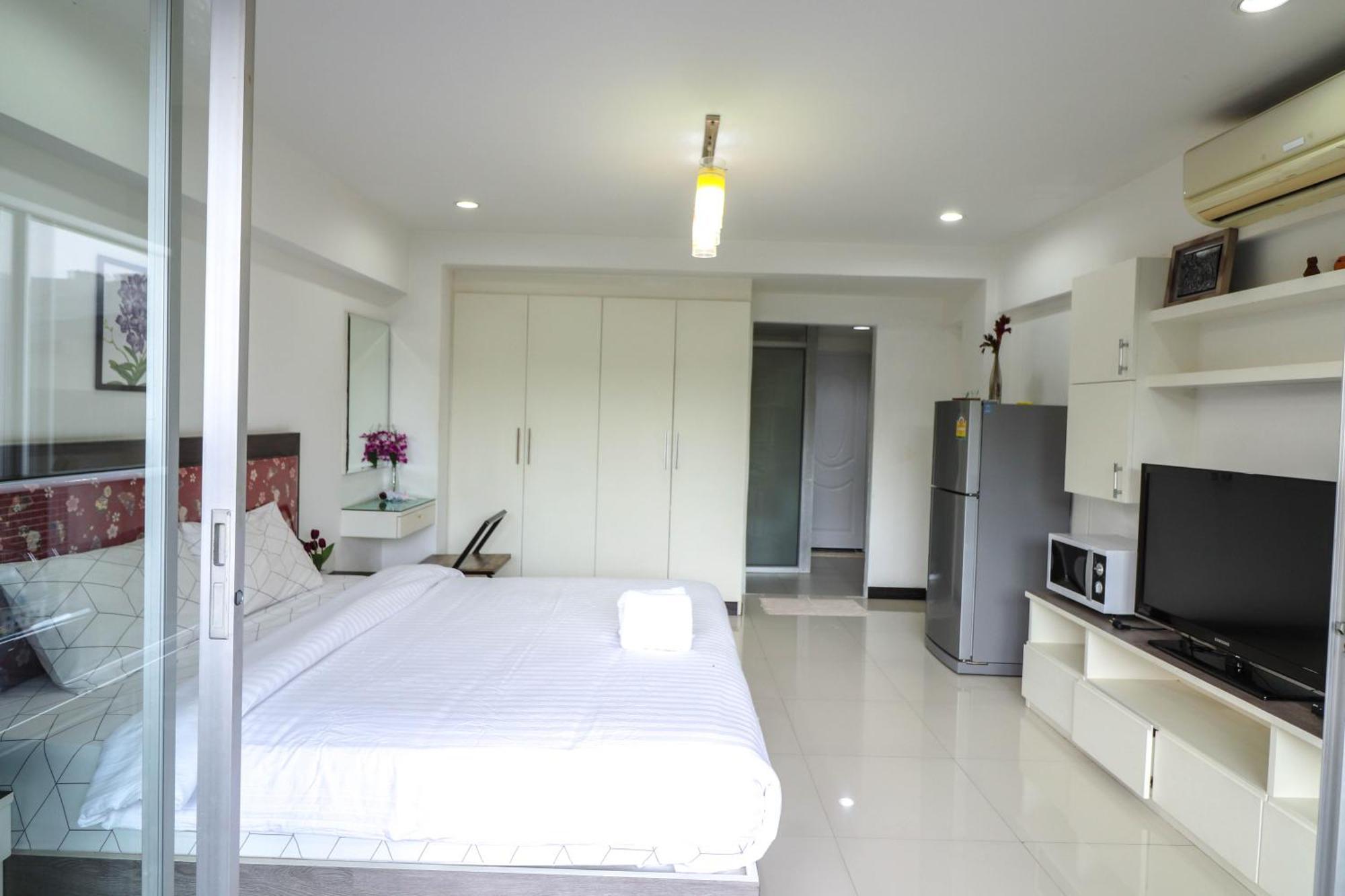 Baan Sabai Rama IV Apartment Bangkok Buitenkant foto