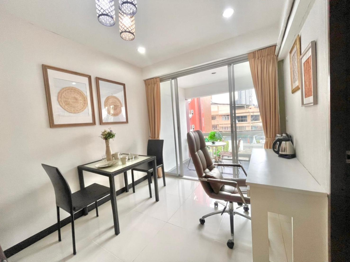 Baan Sabai Rama IV Apartment Bangkok Buitenkant foto