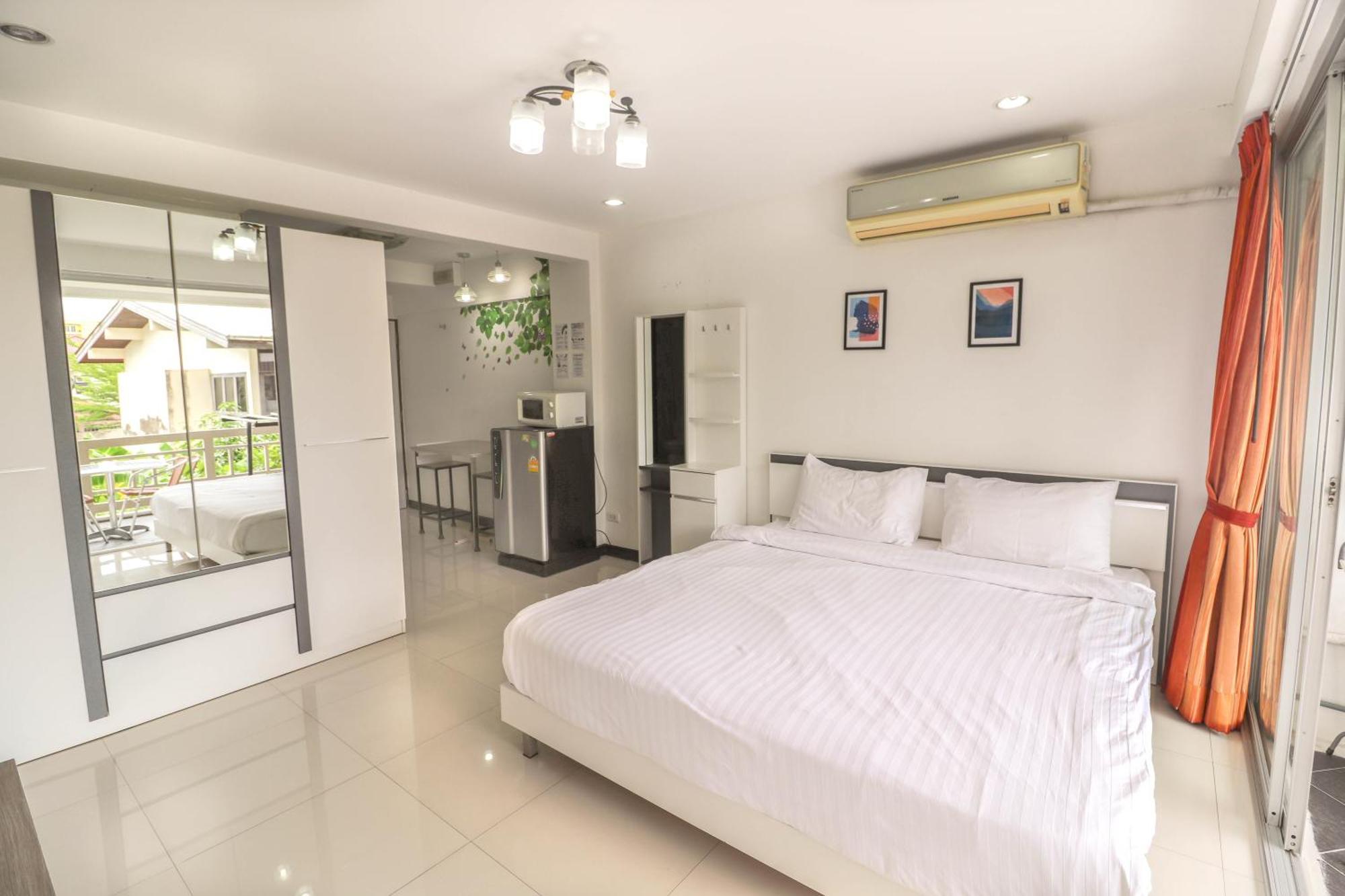 Baan Sabai Rama IV Apartment Bangkok Buitenkant foto