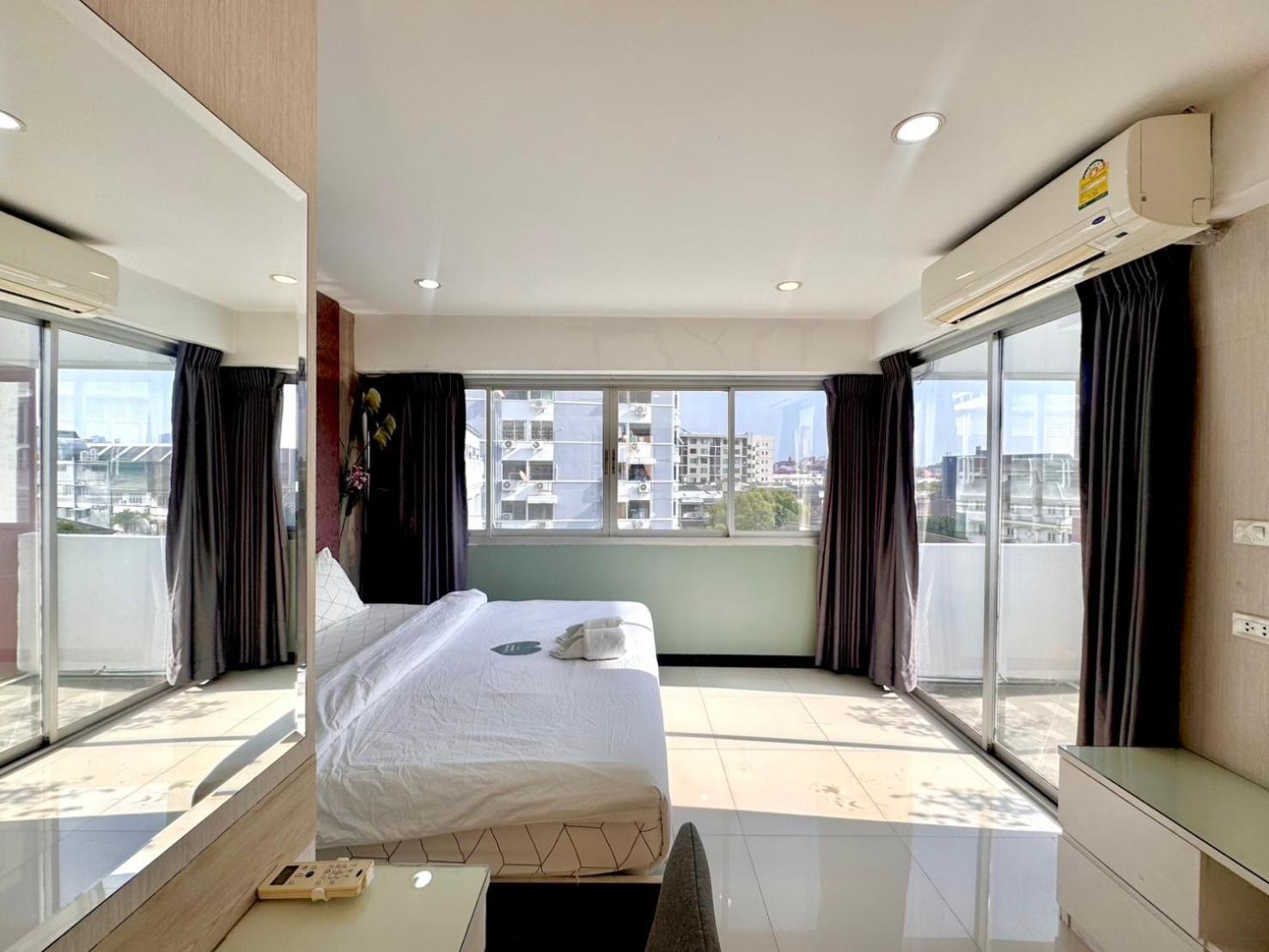 Baan Sabai Rama IV Apartment Bangkok Buitenkant foto